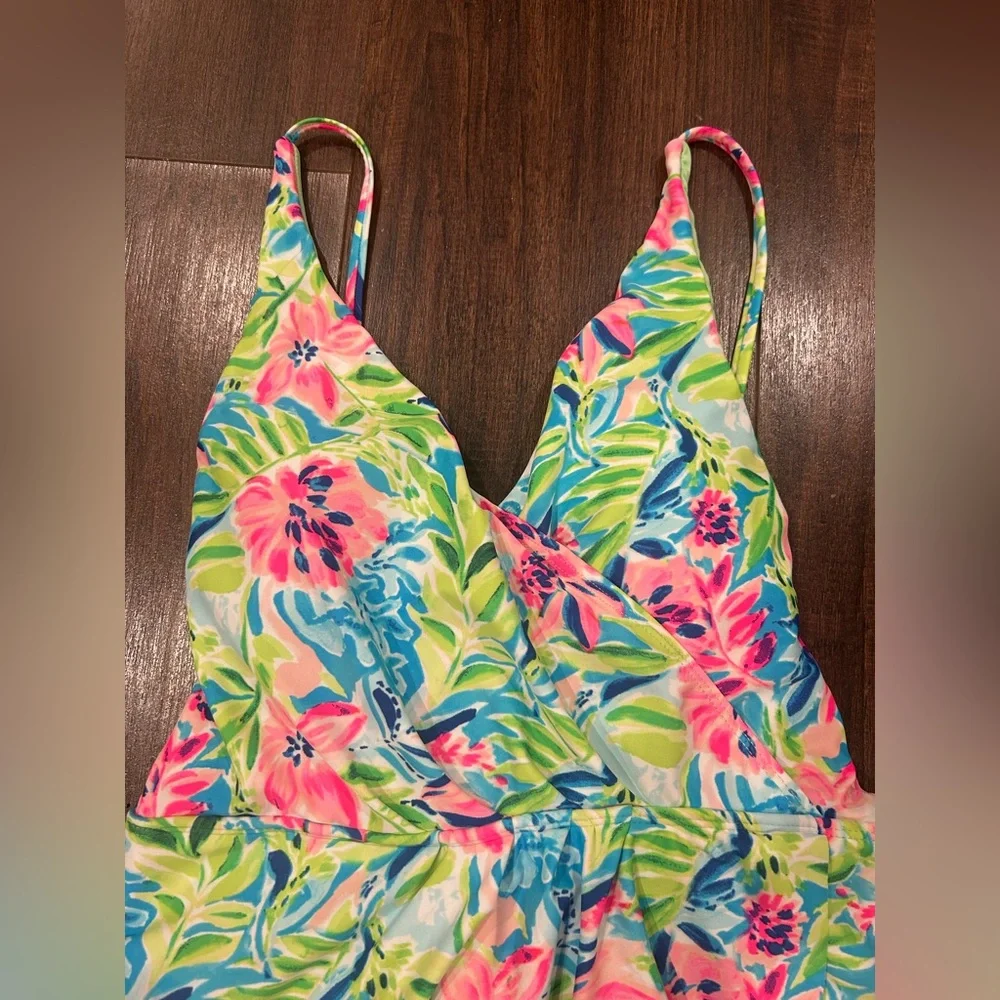 NWT Stella Parker Size Small Wrap Swim Dress Multicolor Water Lily Pattern - Picture 3 of 11